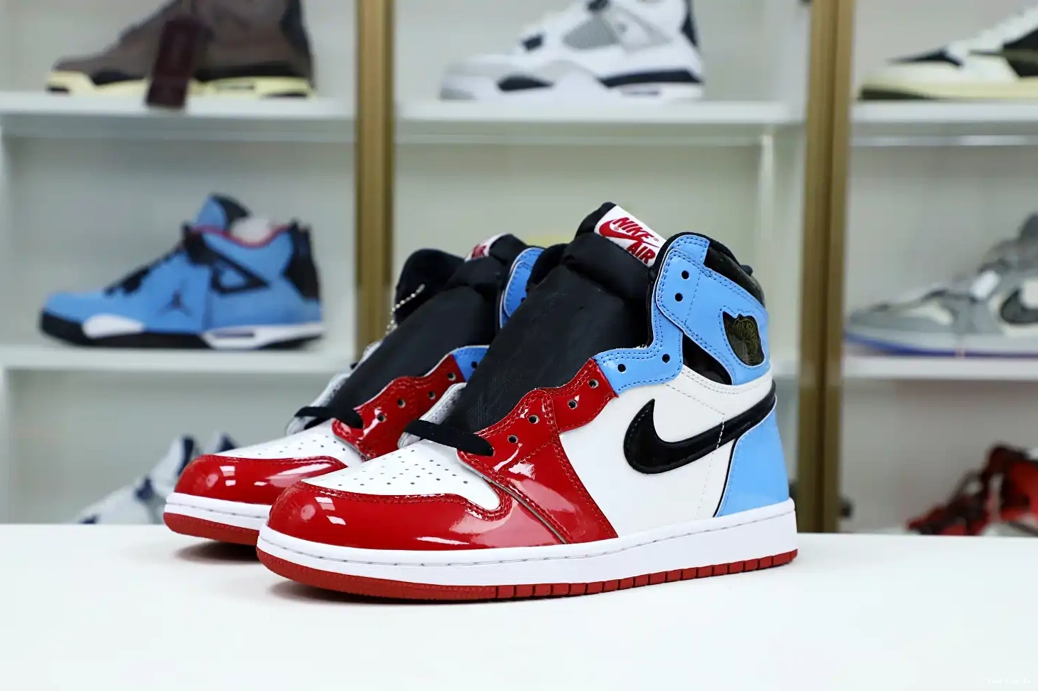 Kimikick JORDAN HIGH 'FEARLESS' RETRO 1 AIR OG 0808
